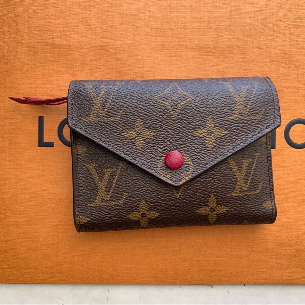 Louis Vuitton LV Victorine Wallet Compact Fuchsia